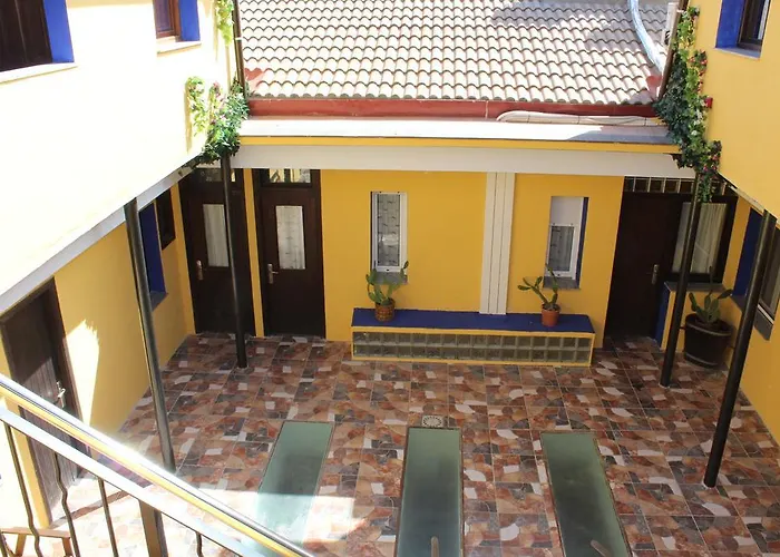 Pension Media Luna Andorra