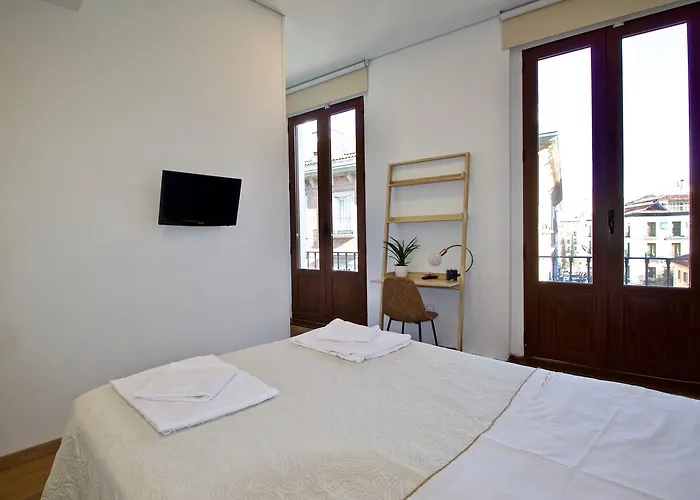 The Bridge Huertas - Hostal Madrid