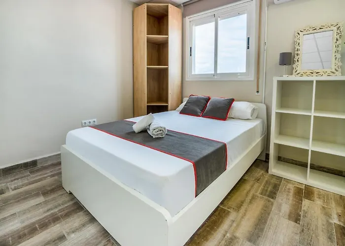 Hostal El Patio De La Luna by Vivere Stays Tarragona