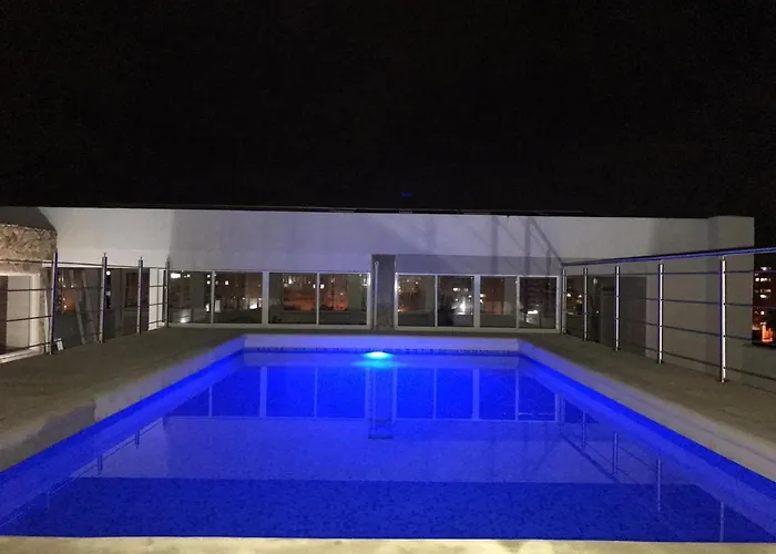 Aparta Suites La Flora Cali